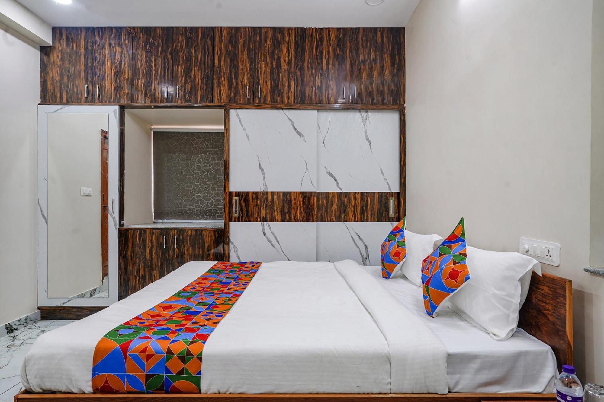 Fabhotel Perams Grand Inn - Hitech City Хайдарабад Экстерьер фото